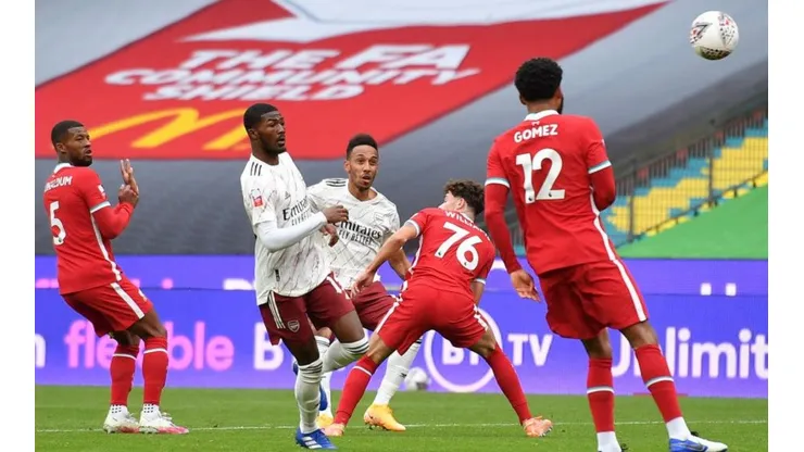 Pierre-Emerick Aubameyang marcó un golazo para Arsenal