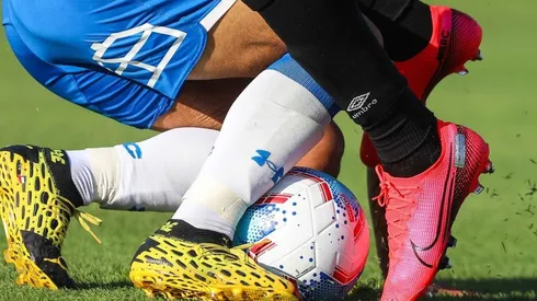 Vuelve a rodar la pelota en Chile, señores