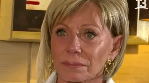 Raquel Argandoña en medio de la entrevista por Nano Calderón con su programa "Bienvenidos", en Canal 13.