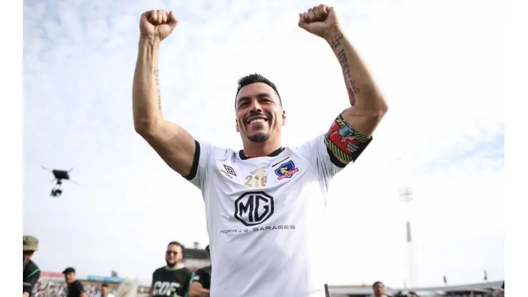 Esteban Paredes se retirará, finalmente, en junio de 2021.