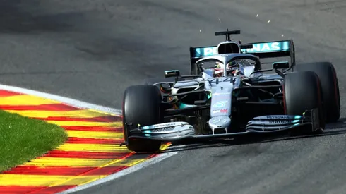 El Mercedes de Hamilton vuelve a la pista en Stavelot.