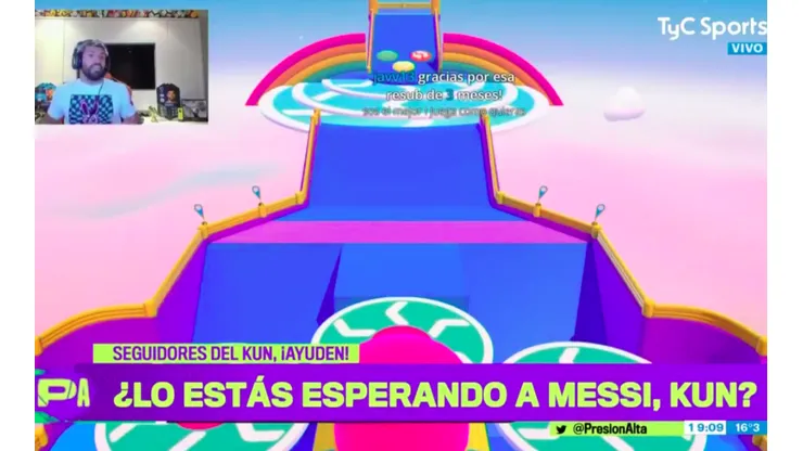 Kun Agüero jugando con todo Fall Guys mientras salía en vivo por TyC Sports.
