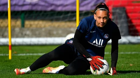 El PSG de Tiane Endler anunció un contagio dentro del plantel, y ratificó que la jugadora afectada está aislada según los protocolos sanitarios.