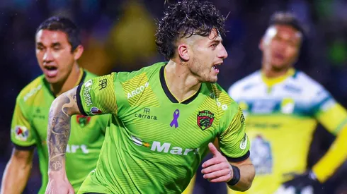 Sagal con la camiseta del Juárez FC