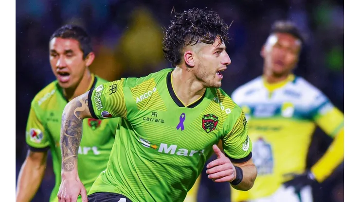 Sagal con la camiseta del Juárez FC