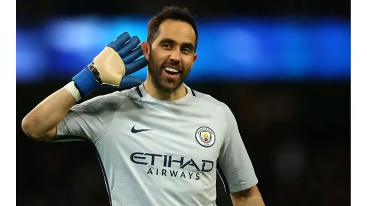 Claudio Bravo aparece en la mira de múltiples clubes europeos. El arquero chileno mantiene su vigencia a los 37 años