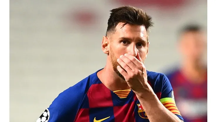 Figo se refirió a una posible salida de Messi
