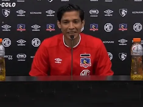 Perrito interrumpe la conferencia de Mati Fernández