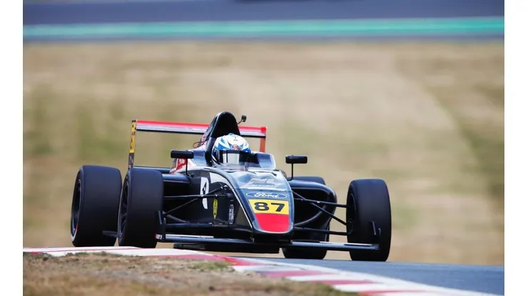 El piloto nacional se las arregló para sumar 5 puntos para el campeonato pese a tener problemas en su monoplaza.
