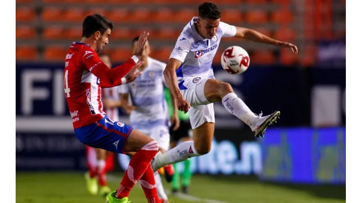 Lichnovsky jugó todo el partido en la victoria del club cementero.