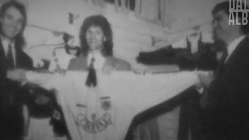 Rambo Ramírez, Daniel Morón y Eduardo Bonvallet, entonces gerente de márketing de Adidas, cuando la firma alemana vistió a Colo Colo por última vez.