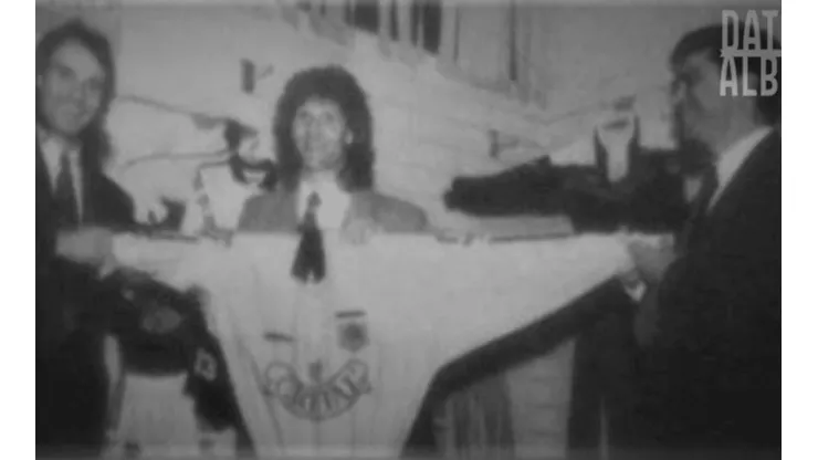 Rambo Ramírez, Daniel Morón y Eduardo Bonvallet, entonces gerente de márketing de Adidas, cuando la firma alemana vistió a Colo Colo por última vez.