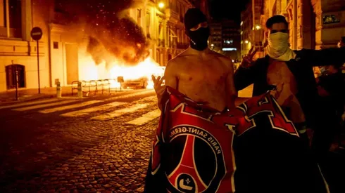Hinchas del PSG causaron destrozos en Paris tras perder la final de Champions