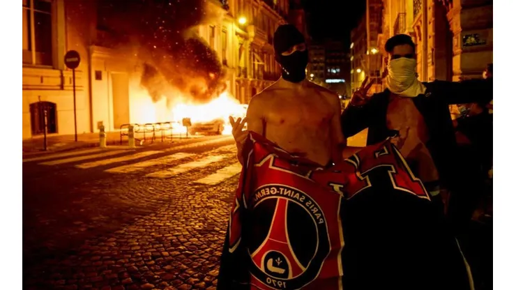 Hinchas del PSG causaron destrozos en Paris tras perder la final de Champions