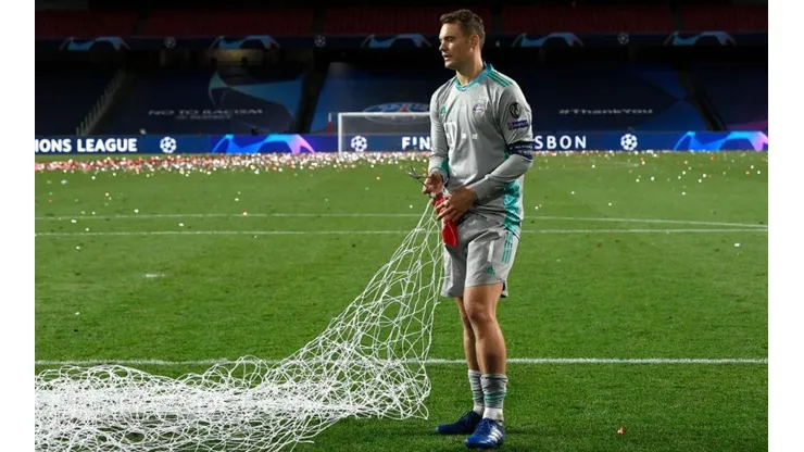 Neuer se llevó hasta la red tras la final de Champions League