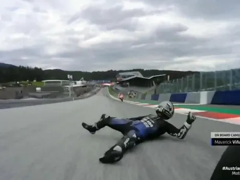 Piloto salta de su moto a 220 KM/h y la máquina se incendia