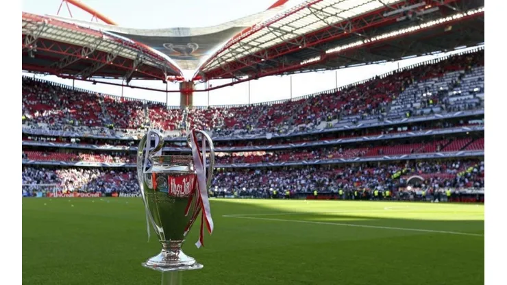 La Champions League ya está en el estadio Da Luz de Lisboa, a la espera de que desde las 15:00 horas se defina su nuevo dueño en la final Bayern-PSG