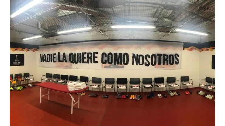 El lienzo que colgó el Sevilla en su camarín previo a la final de Europa League