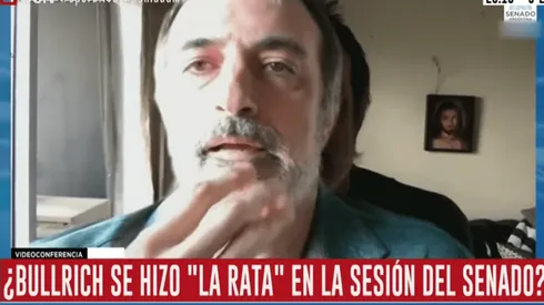 Senador argentino deja un fondo de Zoom con su imagen para ausentarse