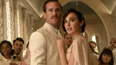 Armie Hammer y Gal Gadot en una escena de "Muerte en el Nilo".