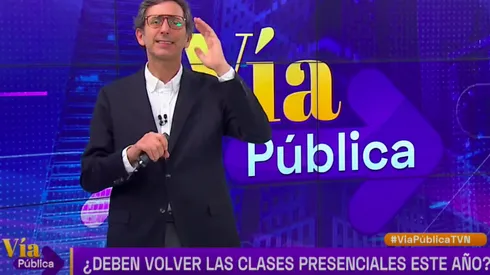 Matías del Río en medio de su editorial en "Vía Pública".