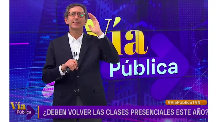 Matías del Río en medio de su editorial en "Vía Pública".