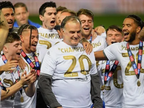 Leeds de Bielsa presenta su camiseta para el regreso a la Premier