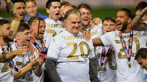 Leeds United presentó su nueva camiseta para la Premier League