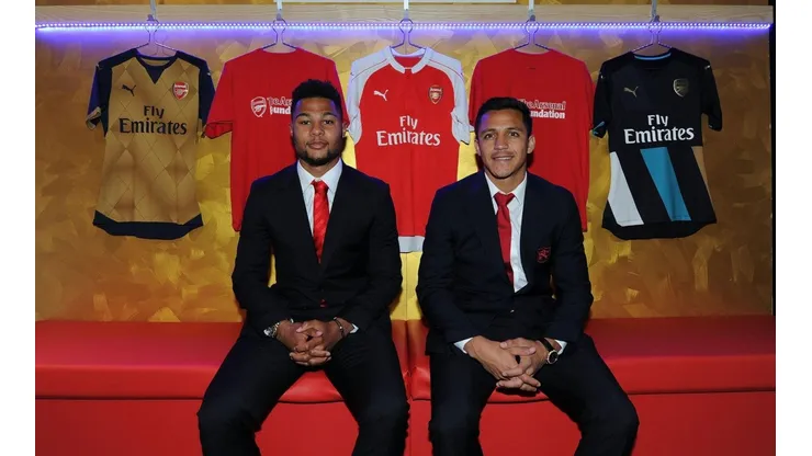 Serge Gnabry y Alexis Sánchez en el Arsenal
