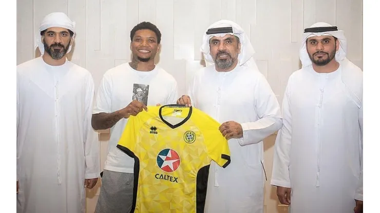 El chileno dejó el Alanyaspor para emigrar a los Emiratos Árabes, donde recibirá un sueldo multimillonario más bonos.