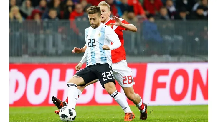 Papu Gómez con la camiseta argentina enfrentando a Rusia
