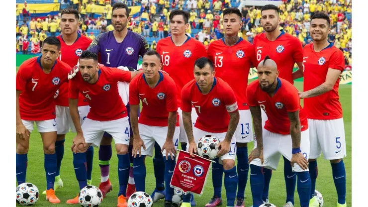 Formación de Chile ante Colombia en un amistoso jugado en Alicante
