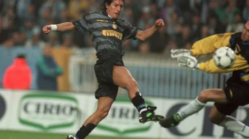 Iván Zamorano fue clave en el título de Inter en la Copa UEFA