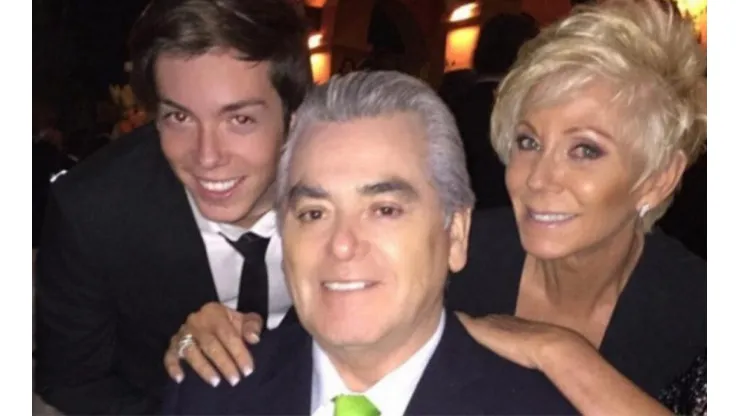 Nano Caldeón junto a su padre, Hernán, y su madre, Raquel Argandoña.
