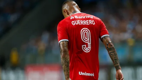 Paolo Guerrero ante Gremio en Copa Libertadores