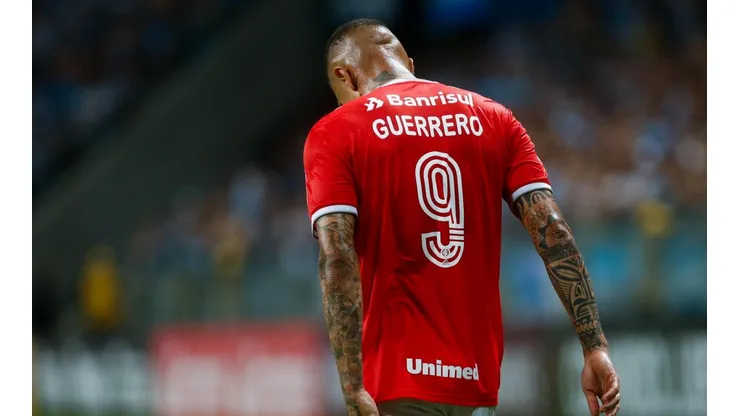 Paolo Guerrero ante Gremio en Copa Libertadores