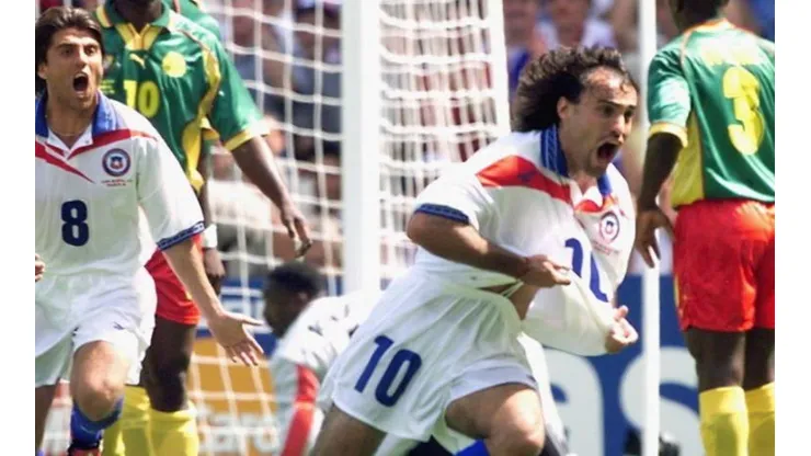 Sierra marcó un golazo de tiro libre en Francia 98'