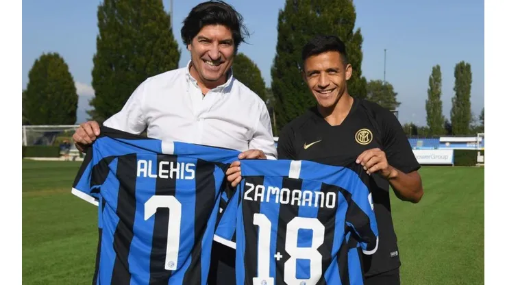 Zamorano junto a Alexis en las dependencias de Inter
