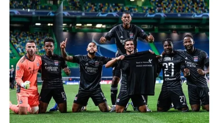 Los jugadores evitaron aparecer demasiado juntos en las celebraciones del Lyon