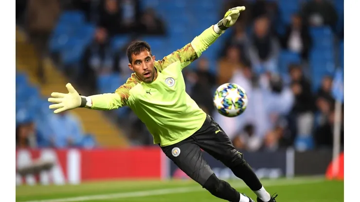 Claudio Bravo va por la orejona