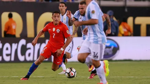 Alexis y Chile contra Argentina en la Copa América Centenario.