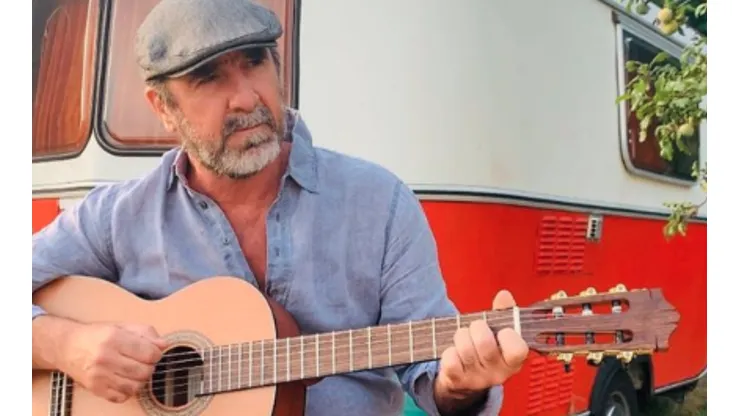 Cantona quiere tocar la guitarra en el Teatro de los Sueños