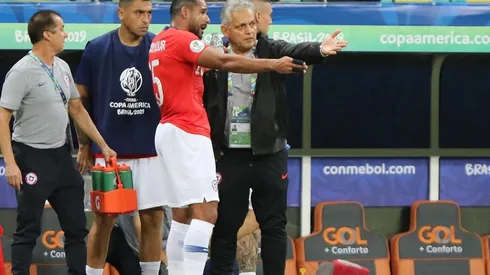 Rueda quiere que Beausejour siga jugando por Chile