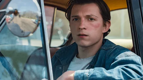 Tom Holland en una escena de "El Diablo a Todas Horas".