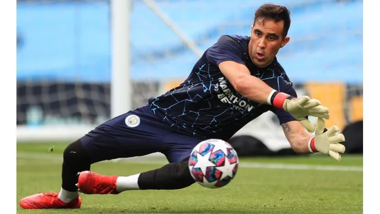 Claudio Bravo estaría muy cerca de llegar al Real Betis