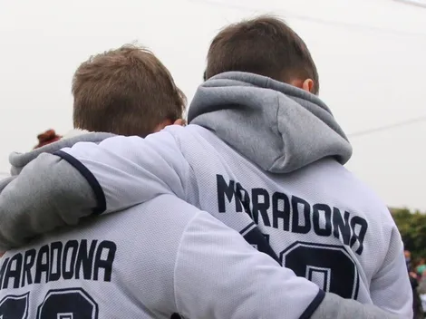 Bien ahí: Maradona dona 1000 camisetas de Gimnasia