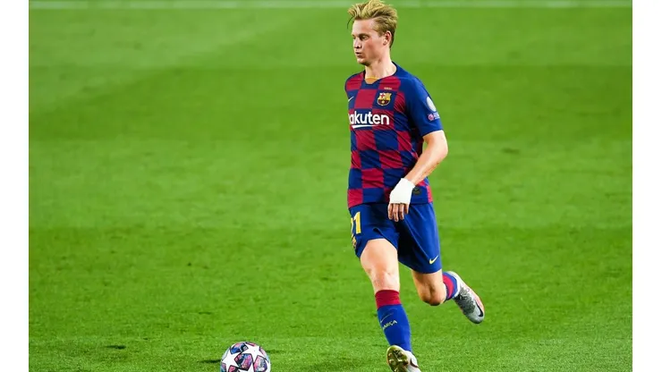 Frenkie de Jong ante el Nápoli