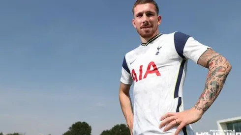 El club londinense anunció a su primer fichaje de la temporada.