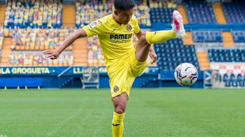 Take Kubo ya luce la camiseta del Villarreal