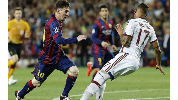 Messi deja desparramado en el suelo a Boateng y le convierte un golazo al Bayern
